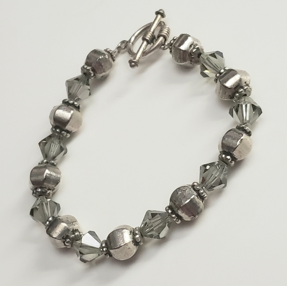 SS Metal Beads With Clear Crystal Swarovski Beads Toggle Bracelet - Picture 5 of 8